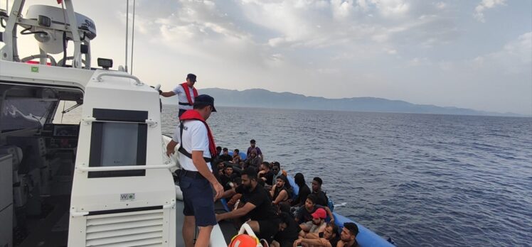 Bodrum ve Datça açıklarında 33 düzensiz göçmen kurtarıldı