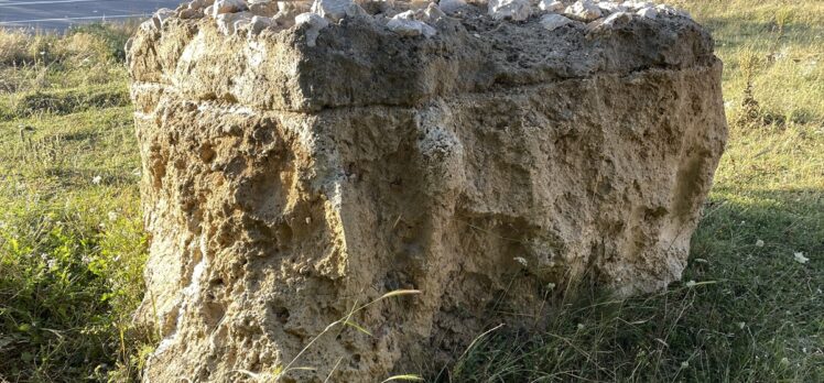 Bolu'da lahit mezar sanılan yapının kayaç olduğu belirlendi