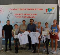 Demirci Akıncıları Büyükler Tenis Yaz Kupası tamamlandı