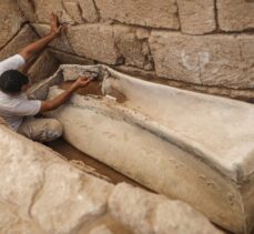 Gazze'de Roma dönemine ait yeni bir kurşun lahit bulundu