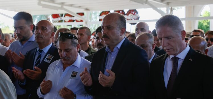 İstanbul Emniyet Müdürü Zafer Aktaş'ın vefat eden babası, İzmir'de toprağa verildi