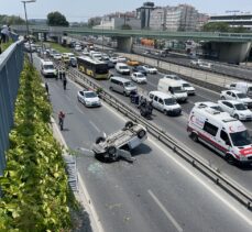 GÜNCELLEME – İstanbul'da otomobiliyle 5 metre yükseklikten yan yola düşen sürücü yaralandı