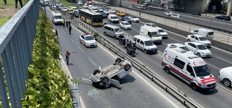 GÜNCELLEME – İstanbul'da otomobiliyle 5 metre yükseklikten yan yola düşen sürücü yaralandı