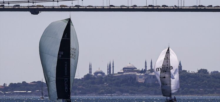 Kabotaj Bayramı'nda yelkenliler İstanbul Boğazı'nda yarıştı