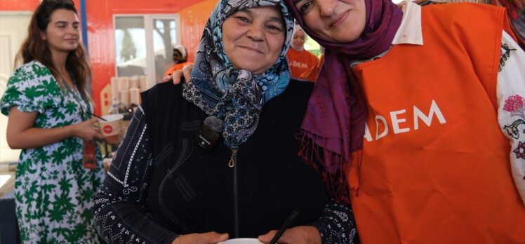 Kadın ve Demokrasi Vakfından Kahramanmaraş'ta depremzedelere aşure ikramı