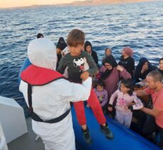 Kuzey Ege'de Yunanistan unsurlarınca geri itilen 41 düzensiz göçmen kurtarıldı