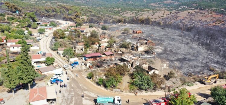 Manisa Saruhanlı'daki orman yangınını söndürme çalışmaları ikinci gününde sürüyor
