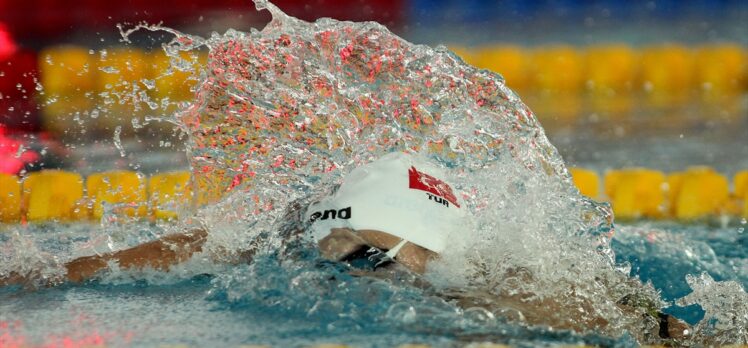 Milli yüzücü Merve Tuncel, Gençler Avrupa Şampiyonası'nda altın madalya kazandı