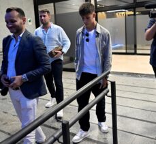 Real Madrid'in yeni transferi Arda Güler, Madrid'e geldi
