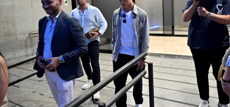 Real Madrid'in yeni transferi Arda Güler, Madrid'e geldi