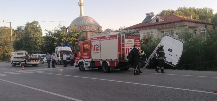 Samsun'da canlı yayın aracı aydınlatma direğine çarptı, 2 kişi öldü, 1 kişi yaralandı