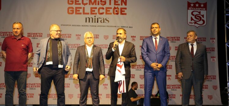 Sivasspor yeni sezon formalarını tanıttı