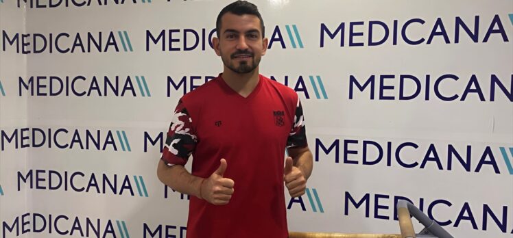 Sivasspor'un yeni transferi Emrah Başsan sağlık kontrolünden geçti