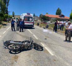 Sivas'ta pikap ile çarpışan motosikletteki 2 genç öldü