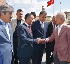 Ulaştırma ve Altyapı Bakanı Uraloğlu, AK Parti Hakkari İl Başkanlığında konuştu:
