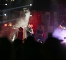30 Ağustos Zafer Bayramı dolayısıyla sanatçı Kıraç Fethiye'de konser verdi