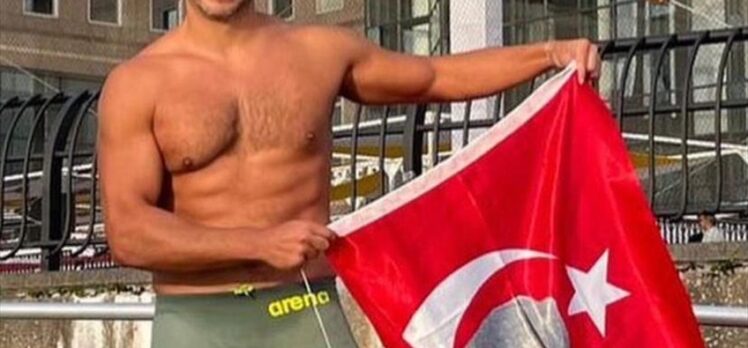 30 Ağustos Zafer Bayramı'nda Türk yüzücüden rekor