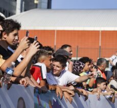 Bahçelievler Belediyesi, yaz okullarının kapanışını şöhretler karması maçıyla yaptı