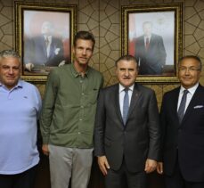 Bakan Osman Aşkın Bak, dünyaca ünlü eski tenisçi Berdych'i kabul etti