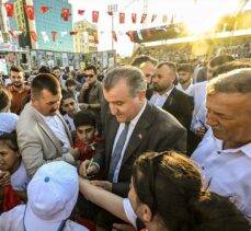 Bakan Osman Aşkın Bak, şöhretler maçında sahaya çıktı