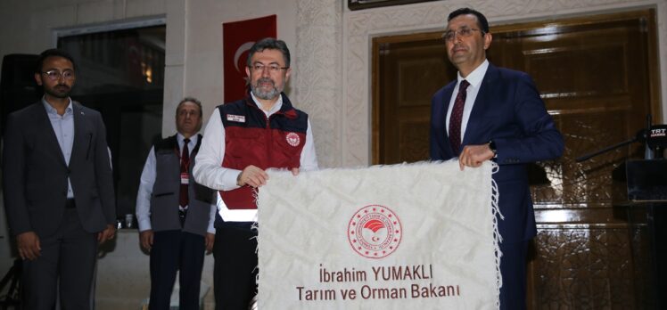 Bakan Yumaklı, Siirt'teki Kırsal Kalkınma Yatırımları Dağıtım Programı'nda konuştu: