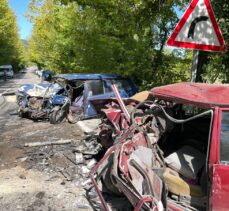 GÜNCELLEME – Bartın'da iki otomobil çarpıştı, 2 kişi öldü, 1 kişi yaralandı