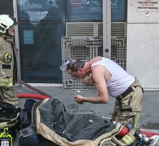 GÜNCELLEME 3 – Bayrampaşa'da iş merkezinde çıkan yangın söndürüldü