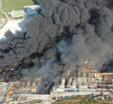 GÜNCELLEME 2 – Bursa'da sanayi bölgesindeki yangına havadan ve karadan müdahale ediliyor
