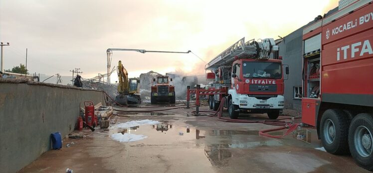 Bursa'da sanayi bölgesindeki yangın kontrol altına alındı