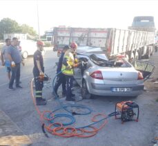Bursa'da tıra çarpan otomobildeki 4 kişi öldü, 2 kişi yaralandı