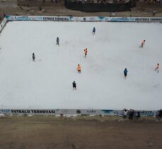 Çankırı'da düzenlenecek tuz festivali kapsamında tuzdan sahada maç yapıldı