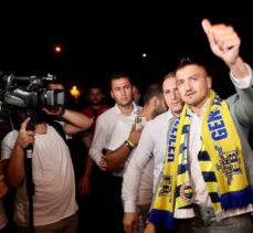Cengiz Ünder, Fenerbahçe için İstanbul'a geldi