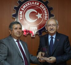 CHP Genel Başkanı Kılıçdaroğlu, Tüm Emekliler Derneğini ziyaret etti