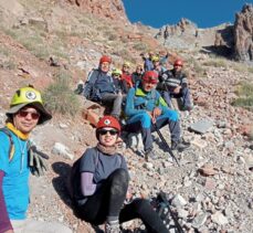 Erciyes Dağı'nda hafta sonları zirve tırmanışı heyecanı yaşanıyor