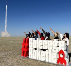 Gaziantep Üniversitesi öğrencileri ürettikleri roketle TEKNOFEST'te birinci oldu