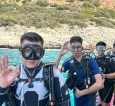 Hatay'da depremzede öğrenciler, Sahil Güvenlik ekipleriyle dalış yaptı