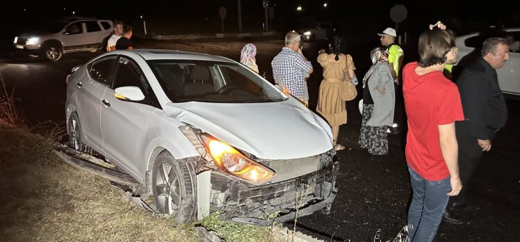 Karabük'te iki otomobil çarpıştı, 4 kişi yaralandı