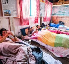 Karadağ'daki “uzun yatma” yarışması 14 gündür sürüyor