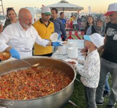Kayseri'de patlıcan festivalinde yaklaşık 20 bin kişiye güveç ikram edildi
