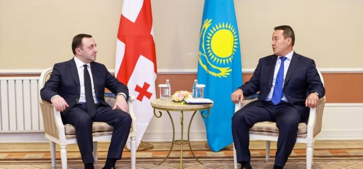 Kazakistan ile Gürcistan başbakanları ulaşım ve lojistik alanlarındaki işbirliğini görüştü