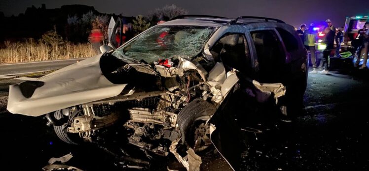 Nevşehir'de iki otomobilin çarpıştığı kazada 4 kişi öldü