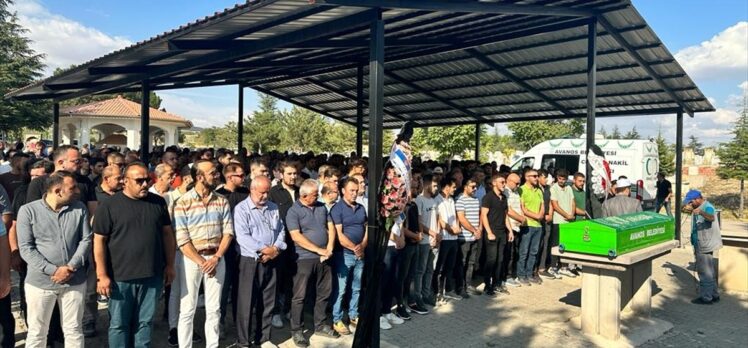 Nevşehir'de trafik kazasında ölen 2 kişinin cenazesi toprağa verildi