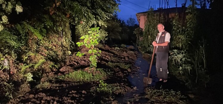 Rize'de şiddetli yağış nedeniyle 2 ev tedbir amacıyla boşaltıldı