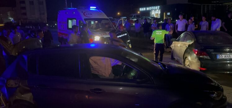 Samsun'da iki otomobilin çarpıştığı kazada 3 kişi yaralandı