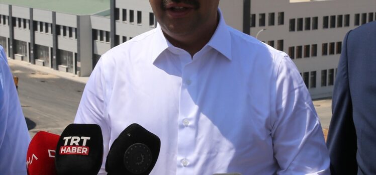Sanayi ve Teknoloji Bakanı Kacır, Malatya'da Dünya Kayısı Ticaret Merkezi'ni ziyaret etti: