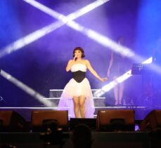 Şarkıcı Göksel, Sümela Kültür Yolu Festivali'nde konser verdi