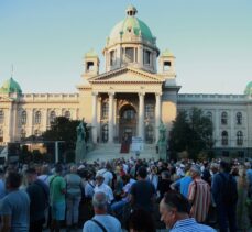 Sırbistan'daki şiddet karşıtı gösteriler 3 aydır devam ediyor