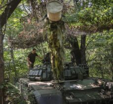 Ukrayna ordusunun tank birlikleri Harkiv bölgesindeki çatışmalarda görev başında