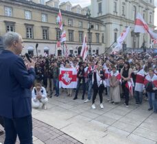 Varşova'da bir araya gelen Belaruslular, 2020 Cumhurbaşkanı Seçimleri'ni protesto etti