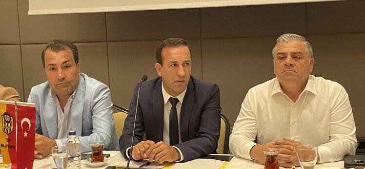 Yeni Malatyaspor Kulübü Başkanı Adil Gevrek, basın mensuplarıyla bir araya geldi